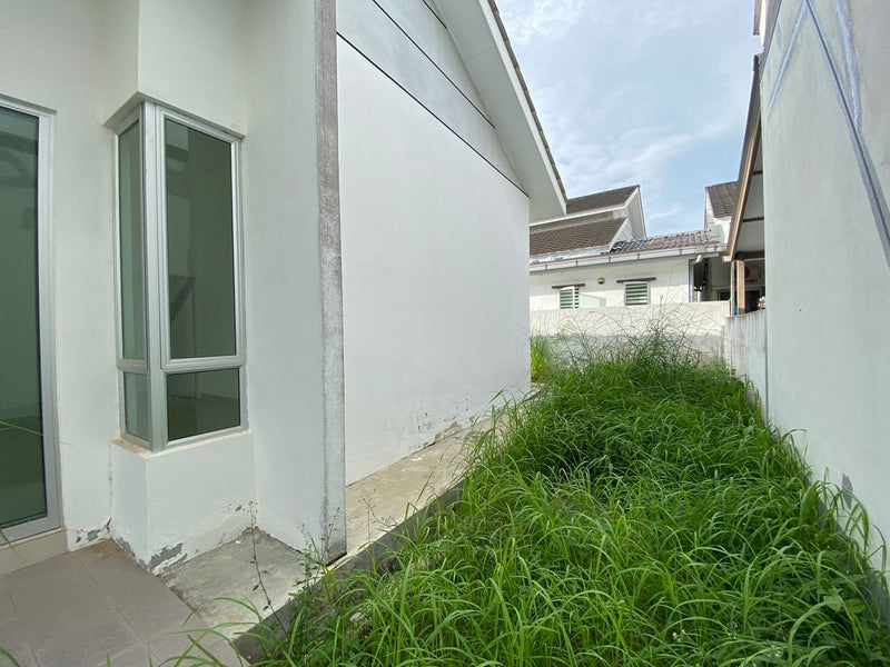 Single Storey Zero-Lot Bungalow, Taman Mekarsari, Kepala Batas